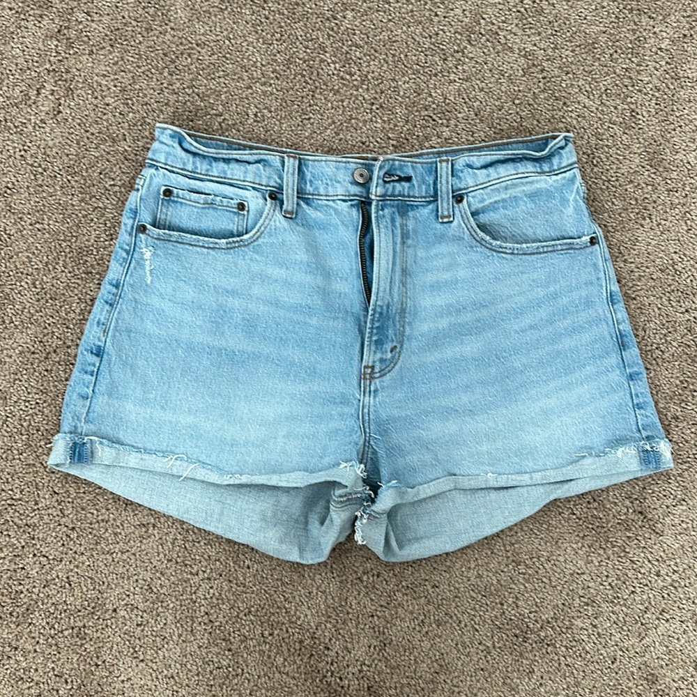 Abercrombie & Fit h Curve Love The Mom Short High Rise Size 31 Like New